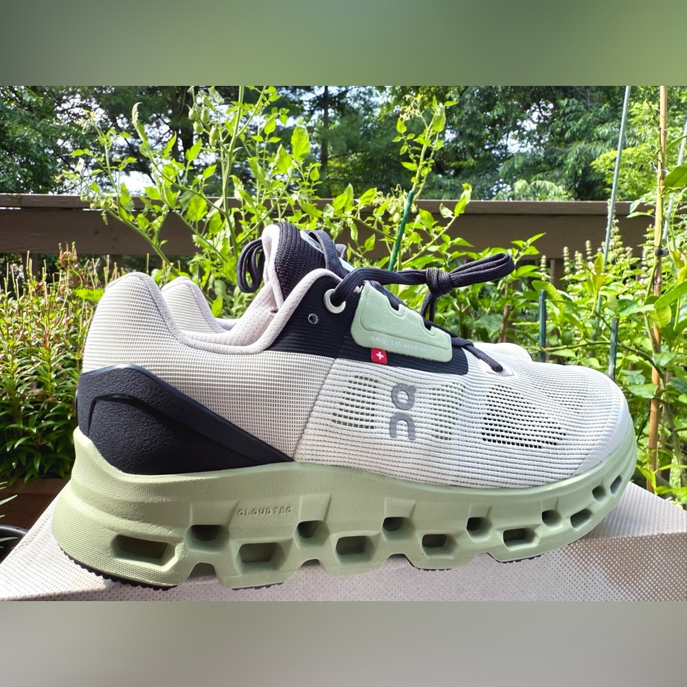 On Running Cloudstratus 2 Women's Shoes  8W